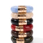 PULSERA RESINA CON DETALLES DORADOS