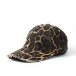 GORRA ANIMAL PRINT CON ROTURAS